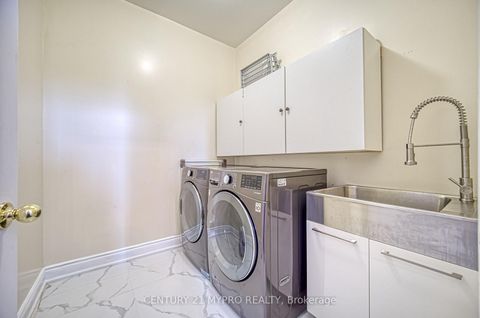 Photo 25 at 72 Vandervoort Drive, Jefferson, Richmond Hill
