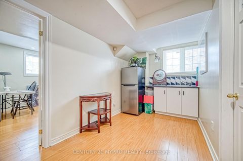 Photo 26 at 72 Vandervoort Drive, Jefferson, Richmond Hill