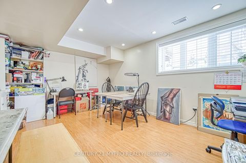 Photo 27 at 72 Vandervoort Drive, Jefferson, Richmond Hill