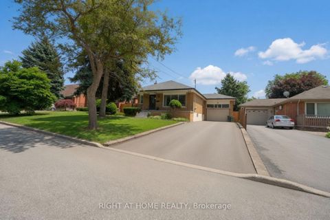 Photo 2 at 37 Garside Crescent, Amesbury, Toronto