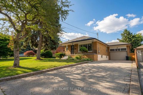 Photo 3 at 37 Garside Crescent, Amesbury, Toronto