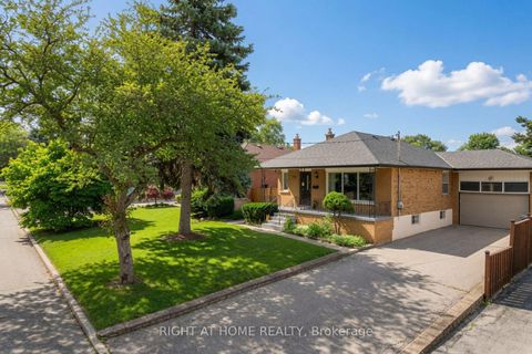 Photo 4 at 37 Garside Crescent, Amesbury, Toronto