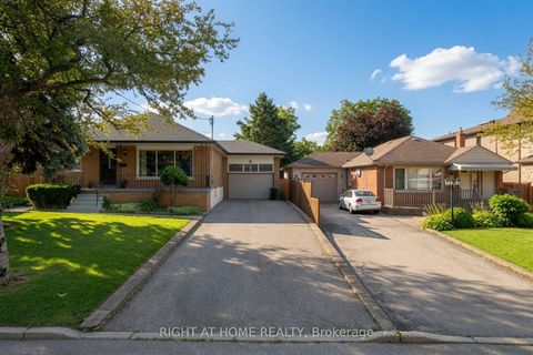 Photo 6 at 37 Garside Crescent, Amesbury, Toronto