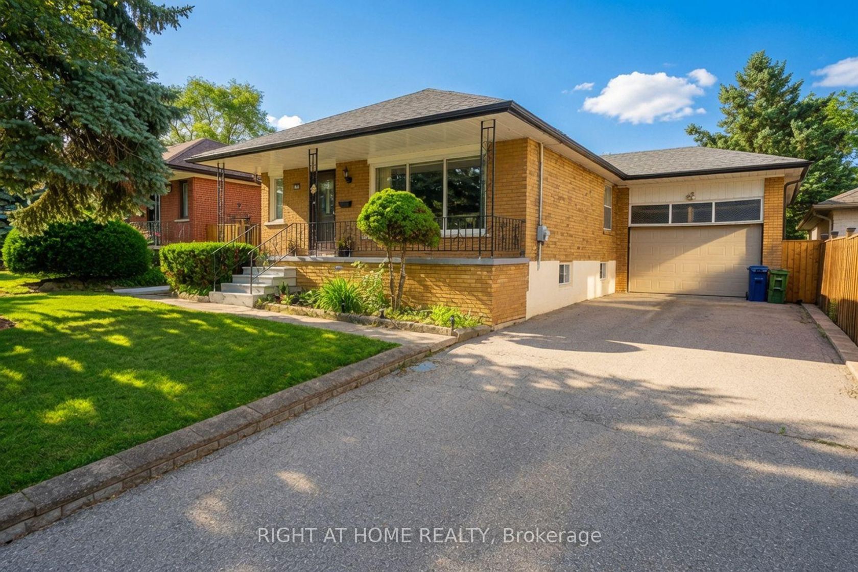 37 Garside Crescent, Amesbury, Toronto 