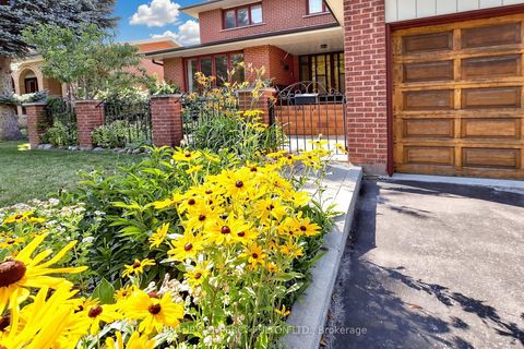 Photo 1 at 29 Ernest Avenue, Pleasant View, Toronto