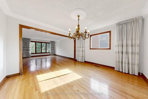 Photo 7 at 29 Ernest Avenue, Pleasant View, Toronto