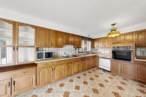 Photo 12 at 29 Ernest Avenue, Pleasant View, Toronto