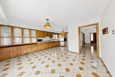 Photo 13 at 29 Ernest Avenue, Pleasant View, Toronto