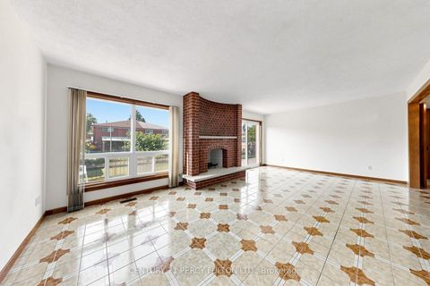 Photo 14 at 29 Ernest Avenue, Pleasant View, Toronto