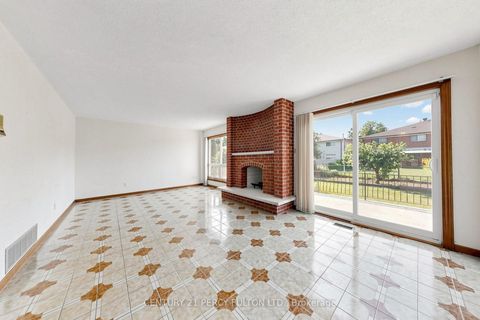 Photo 15 at 29 Ernest Avenue, Pleasant View, Toronto