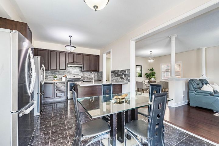Photo 13 at 22 Red Ash Court, Northwood Park, Brampton