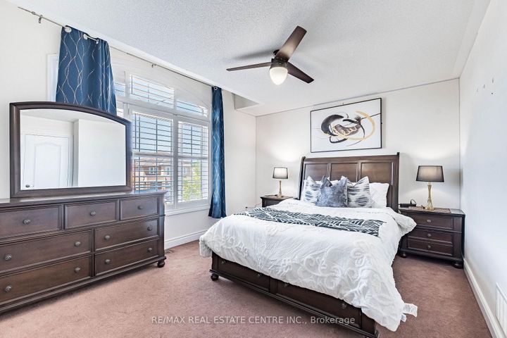 Photo 21 at 22 Red Ash Court, Northwood Park, Brampton