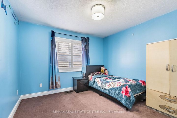 Photo 25 at 22 Red Ash Court, Northwood Park, Brampton