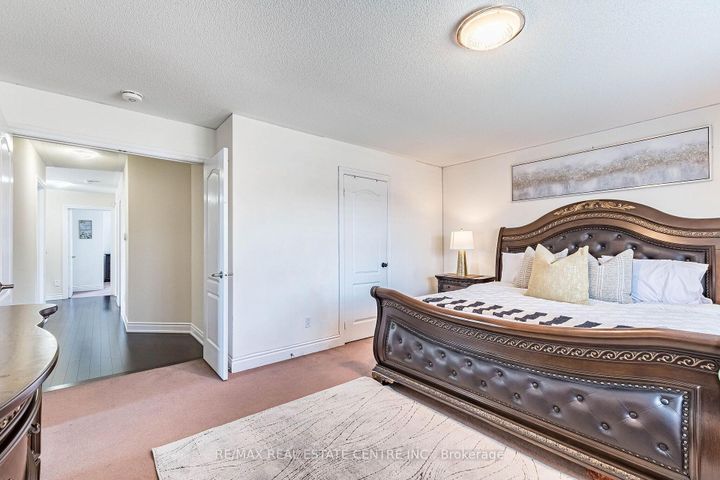 Photo 30 at 22 Red Ash Court, Northwood Park, Brampton