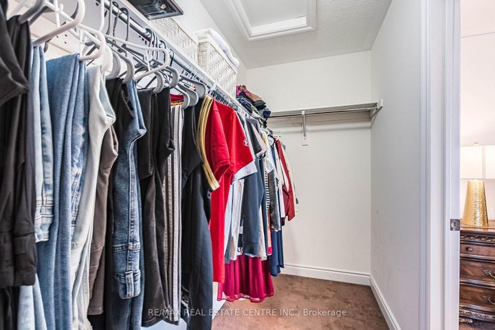 Photo 35 at 22 Red Ash Court, Northwood Park, Brampton