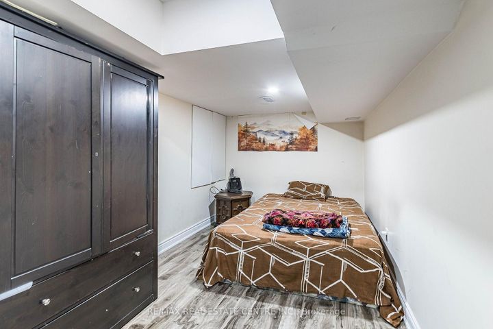 Photo 39 at 22 Red Ash Court, Northwood Park, Brampton
