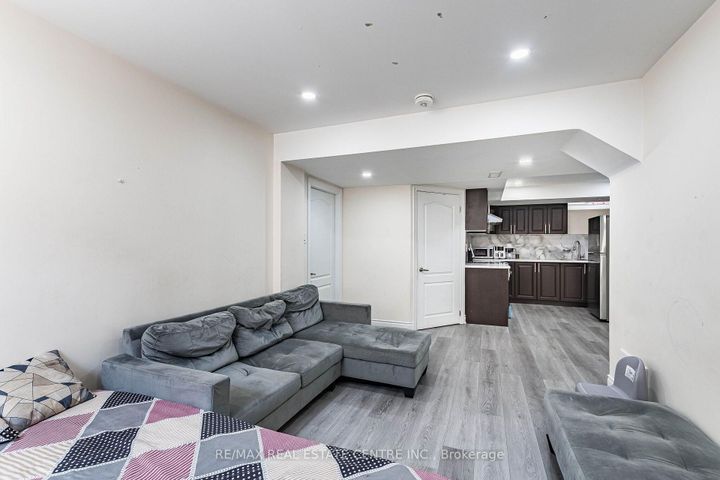 Photo 41 at 22 Red Ash Court, Northwood Park, Brampton