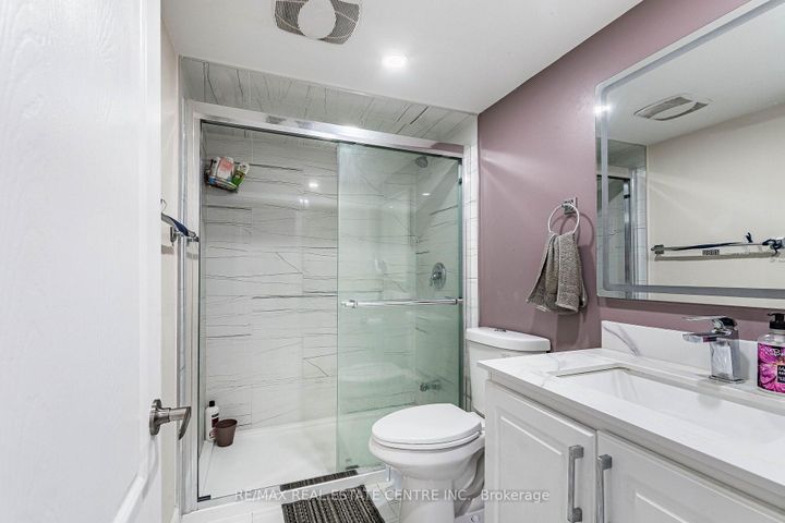 Photo 45 at 22 Red Ash Court, Northwood Park, Brampton