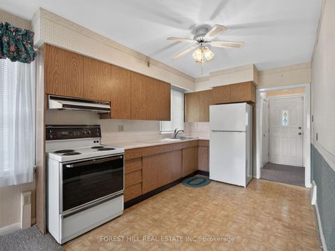 Photo 4 at 98 Marchington Circle, Maryvale, Toronto