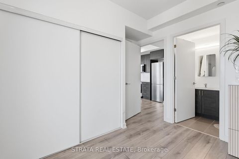 Photo 8 at 708 - 15 ELLERSLIE Avenue, Willowdale West, Toronto