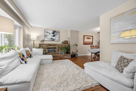 Photo 2 at 12 Longhope Place, Don Valley Village, Toronto