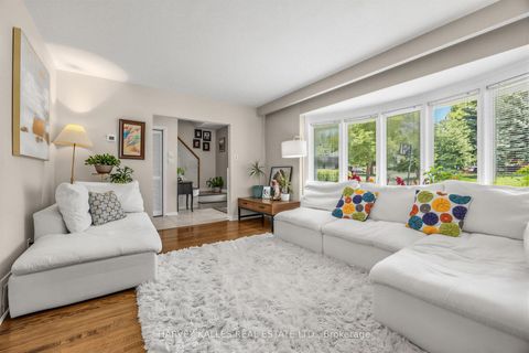 Photo 4 at 12 Longhope Place, Don Valley Village, Toronto