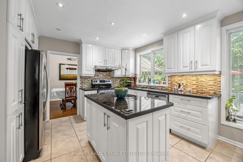 Photo 9 at 12 Longhope Place, Don Valley Village, Toronto
