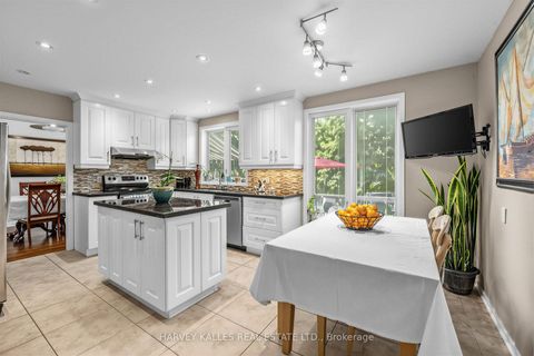 Photo 13 at 12 Longhope Place, Don Valley Village, Toronto