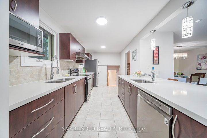 Photo 4 at 151 Silas Hill Drive, Don Valley Village, Toronto
