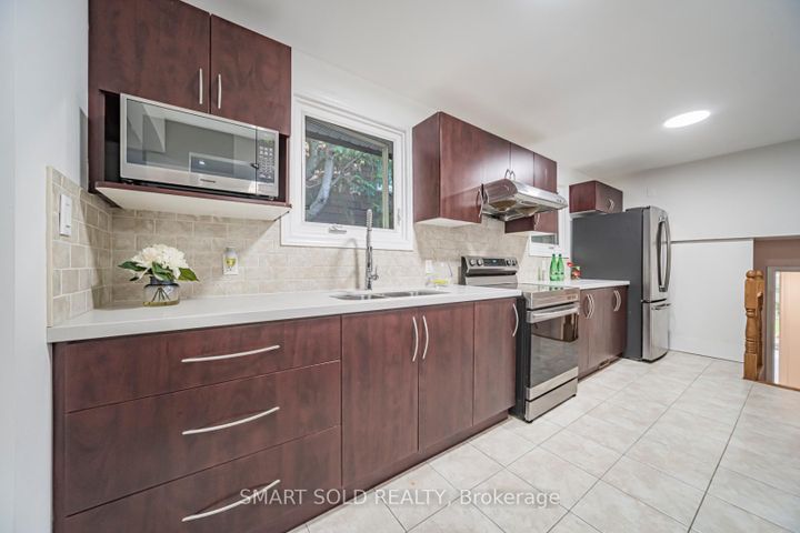 Photo 5 at 151 Silas Hill Drive, Don Valley Village, Toronto