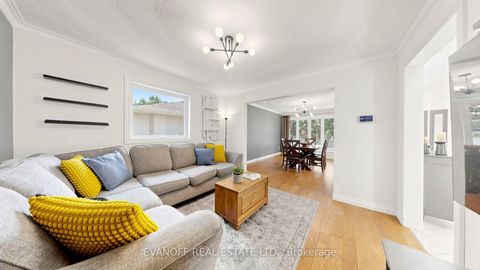 Photo 4 at 15 Muir Drive, Scarborough Village, Toronto