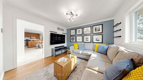 Photo 5 at 15 Muir Drive, Scarborough Village, Toronto