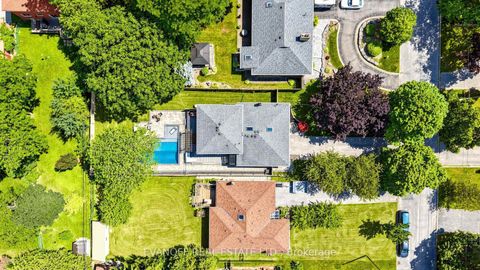 Photo 39 at 15 Muir Drive, Scarborough Village, Toronto