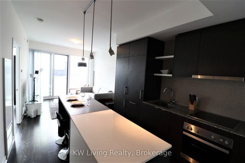Photo 1 at 6703 - 88 Harbour Street E, Waterfront Communities C1, Toronto