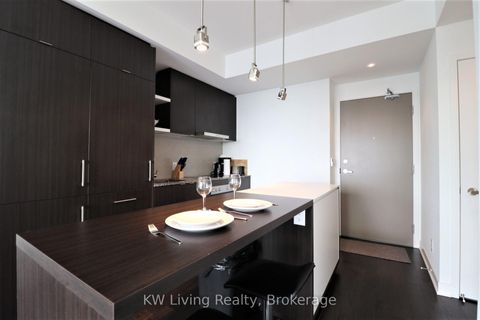 Photo 3 at 6703 - 88 Harbour Street E, Waterfront Communities C1, Toronto