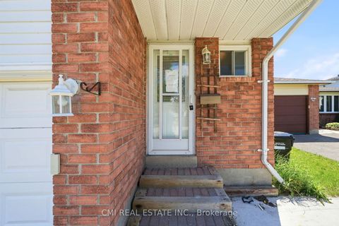 Photo 5 at 1 Mccuaig Court, Grove East, Barrie