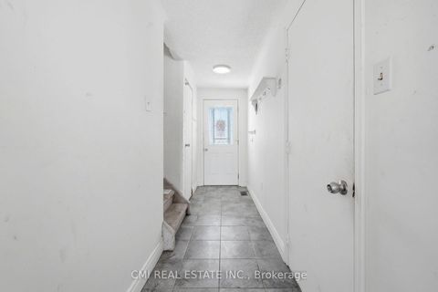 Photo 6 at 1 Mccuaig Court, Grove East, Barrie