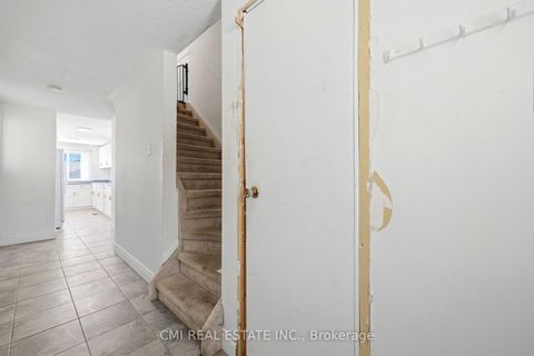 Photo 7 at 1 Mccuaig Court, Grove East, Barrie