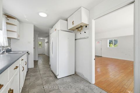 Photo 12 at 1 Mccuaig Court, Grove East, Barrie