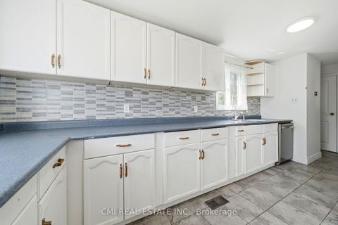 Photo 13 at 1 Mccuaig Court, Grove East, Barrie