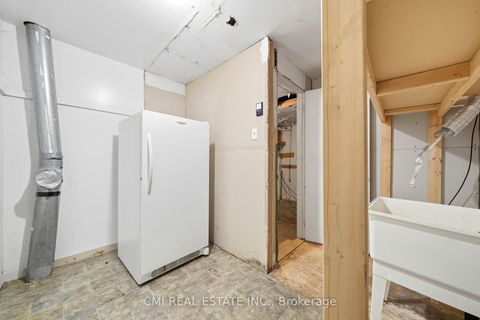 Photo 14 at 1 Mccuaig Court, Grove East, Barrie
