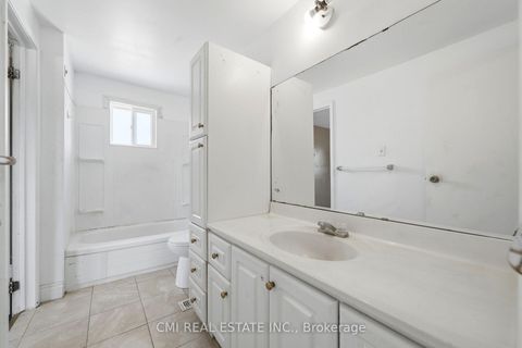 Photo 25 at 1 Mccuaig Court, Grove East, Barrie