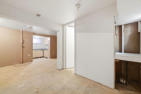 Photo 27 at 1 Mccuaig Court, Grove East, Barrie