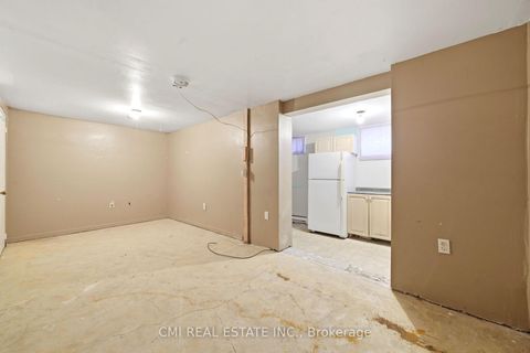 Photo 30 at 1 Mccuaig Court, Grove East, Barrie