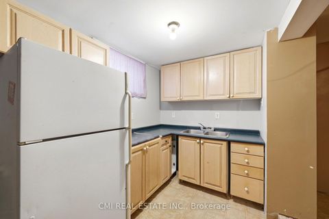 Photo 32 at 1 Mccuaig Court, Grove East, Barrie