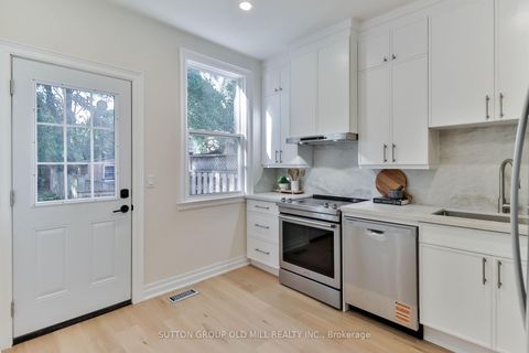 Photo 10 at 28 Eastmount Avenue, Danforth, Toronto