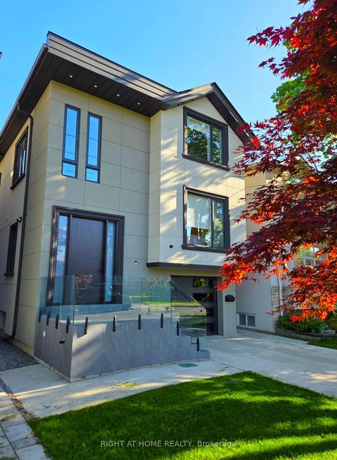 Photo 1 at 586 Broadway Avenue E, Leaside, Toronto