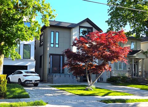Photo 2 at 586 Broadway Avenue E, Leaside, Toronto