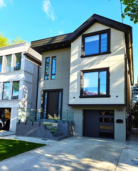 Photo 3 at 586 Broadway Avenue E, Leaside, Toronto