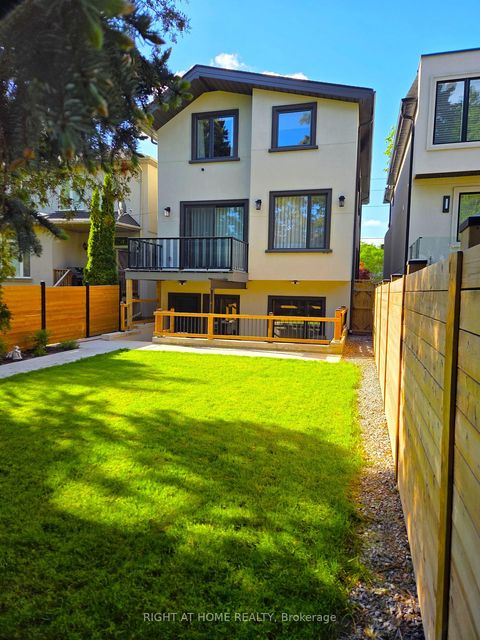 Photo 4 at 586 Broadway Avenue E, Leaside, Toronto